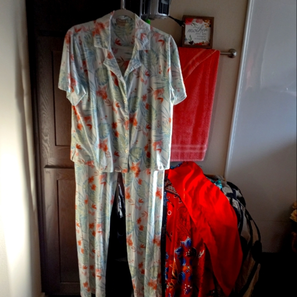 Beautiful pajama set by Ink & Ivy. New, never worn, PRICE REDUCED 50%!